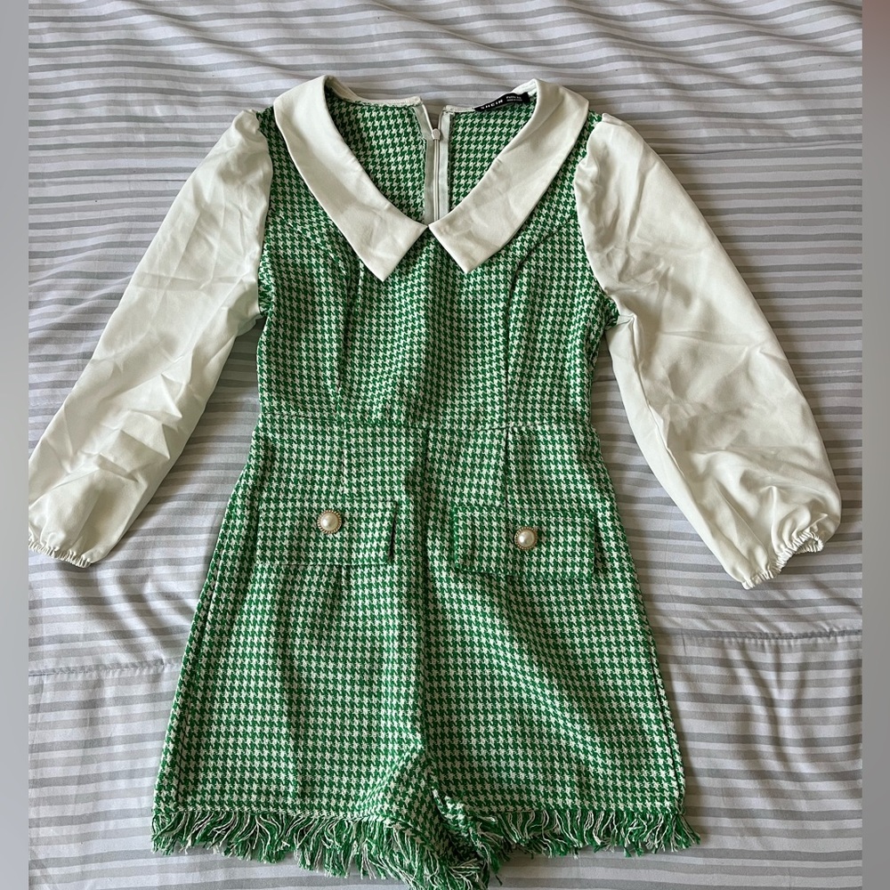 Green romper 💚